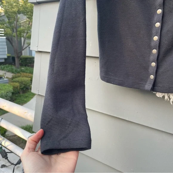 SOLD Maeve Anthropologie Ribbed Snap Up  stretchy long sleeve can off the - Picture 12 of 15